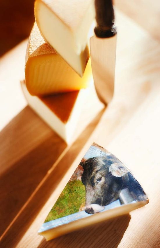 Food Fotograf Düsseldorf Schweizer Käse mit Messer